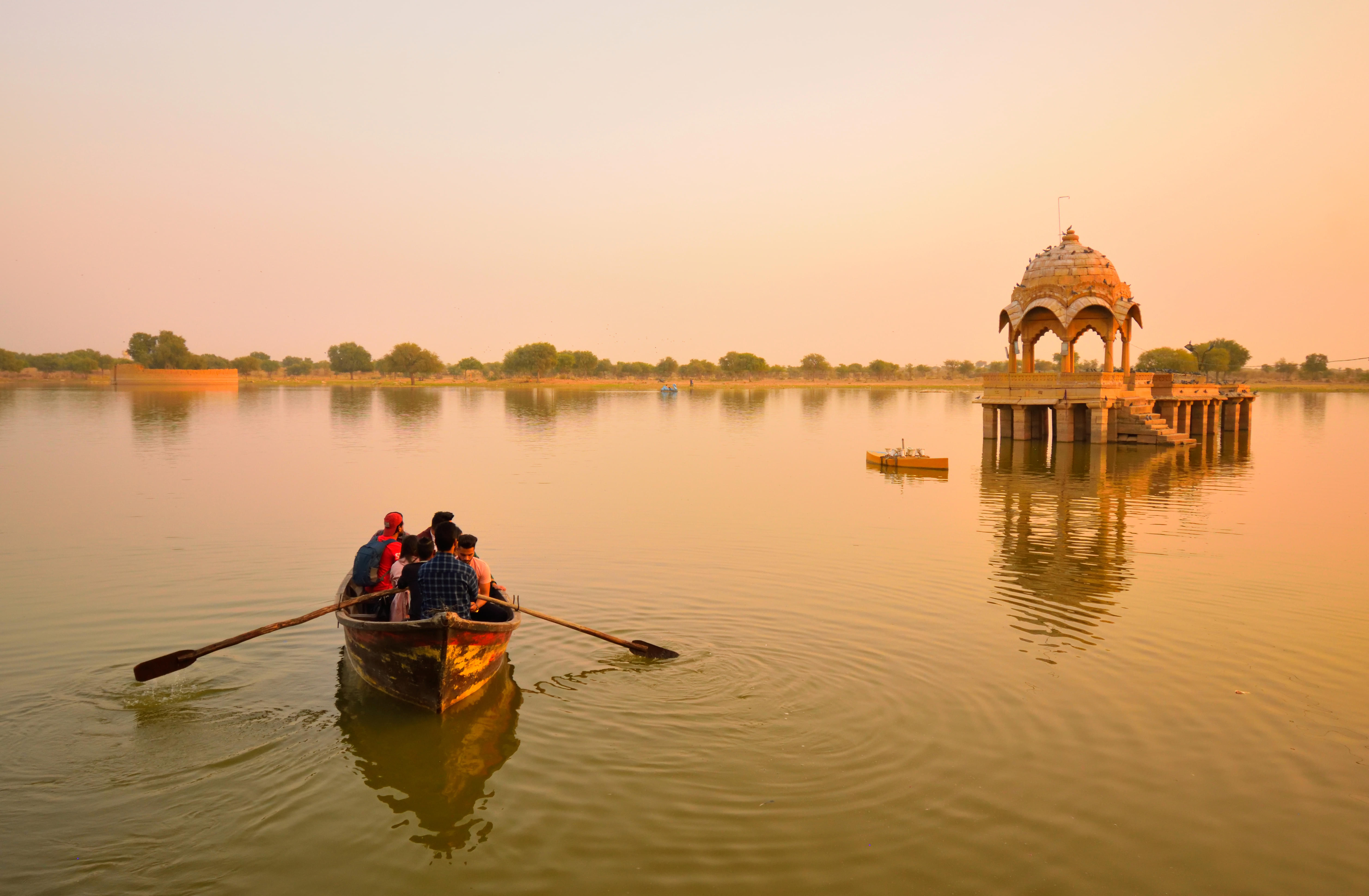 Gadisar Lake & Cultural Shows